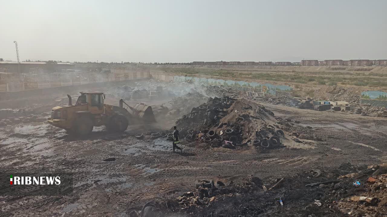 آتش سوزی ضایعات لاستیک در تبریز مهار شد آتش سوزی ضایعات لاستیک در تبریز مهار شد