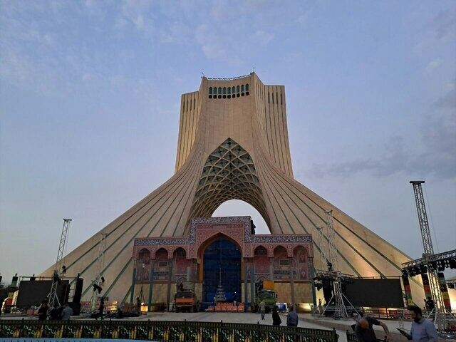 سازه ساخته شده در محوطه برج آزادی مورد تایید میراث فرهنگی نیست