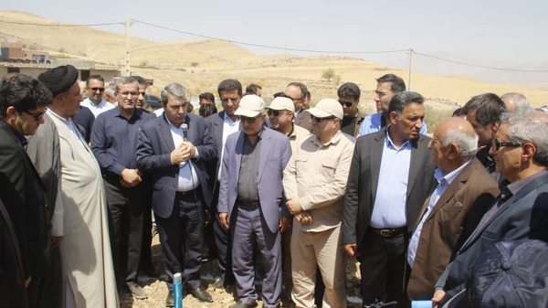 آغاز ساخت گلخانه سبزی و صیفی در روستای راک