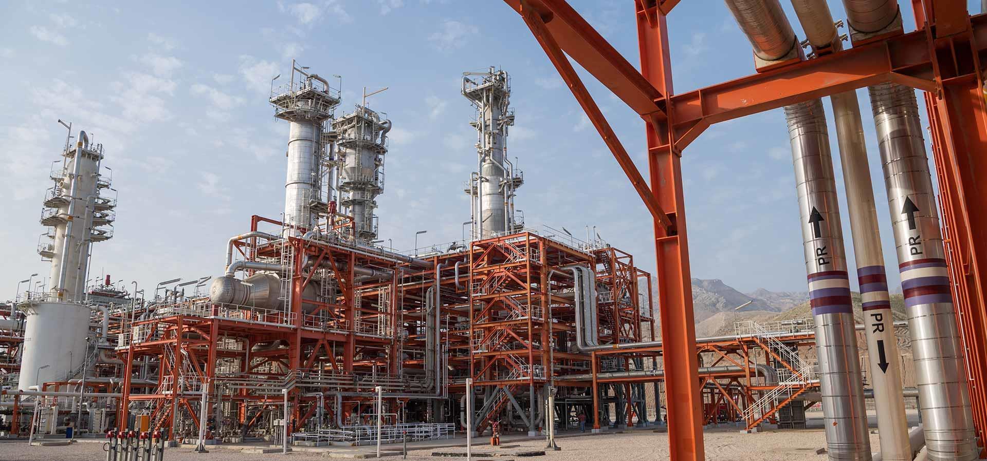 تعمیر و راه‌اندازی پمپ استراتژیک مخازن بوتان در پالایشگاه یازدهم