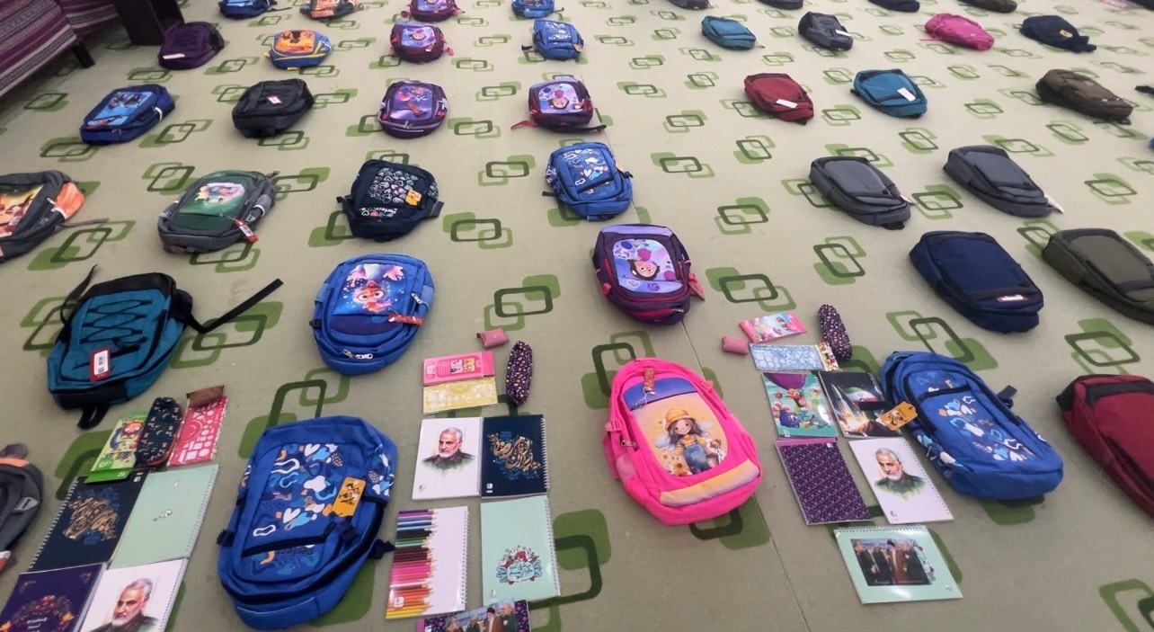 اهدای ۳۵۰ بسته لوازم التحریر به دانش آموزان شهرستان مهر اهدای ۳۵۰ بسته لوازم التحریر به دانش آموزان شهرستان مهر