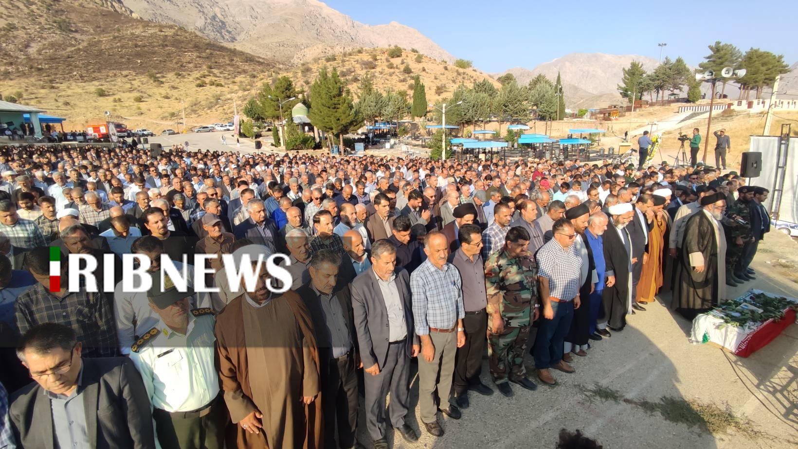 تشییع پیکر جانباز دوران دفاع مقدس کهگیلویه و بویراحمد در سی سخت تشییع پیکر جانباز دوران دفاع مقدس کهگیلویه و بویراحمد در سی سخت