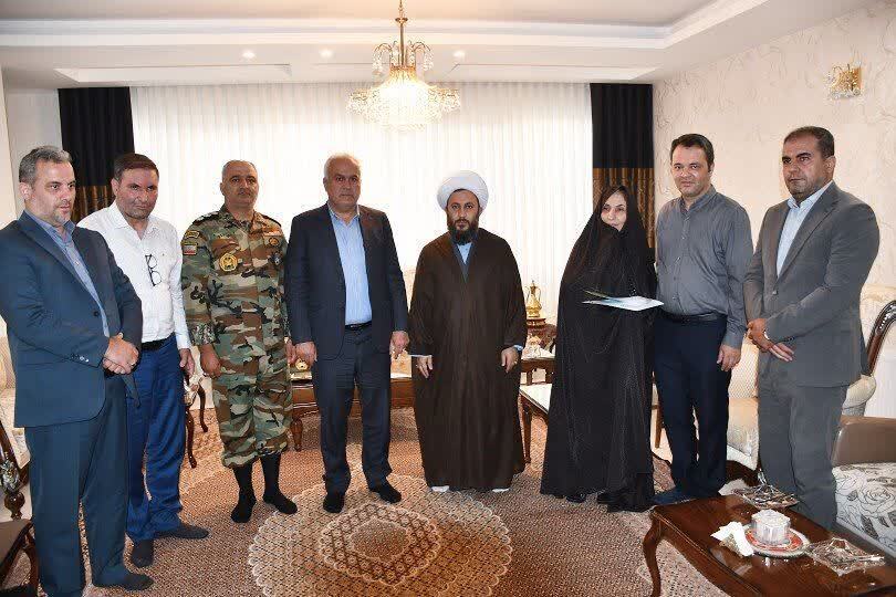 دیدار با خانواده شهدا در خوی به مناسبت هفته وحدت دیدار با خانواده شهدا در خوی به مناسبت هفته وحدت