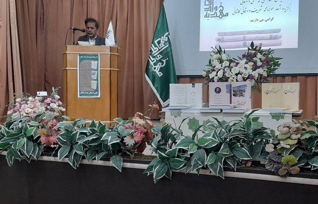 رونمایی از سه اثر ادبی در کاشان