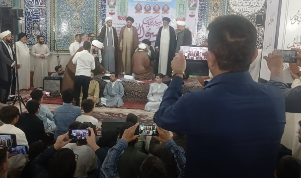 مراسم عمامه گذاری جمعی از طلاب در حمیدیه مراسم عمامه گذاری جمعی از طلاب در حمیدیه