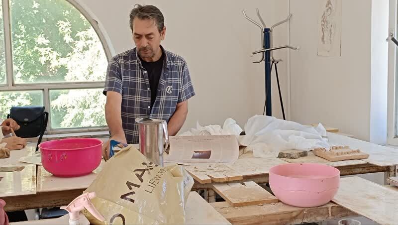 برگزاری دوره آموزش رایگان سفال و سرافیک در نقده  برگزاری دوره آموزش رایگان سفال و سرافیک در نقده