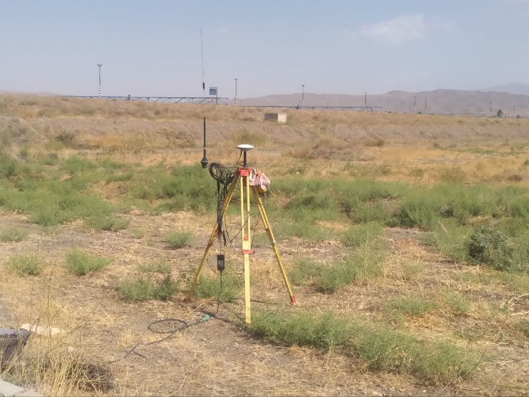تسطیح ماهوارهای محوطه تصفیهخانه فاضلاب خوی با استفاده از GPS انجام شد تسطیح ماهوارهای محوطه تصفیهخانه فاضلاب خوی با استفاده از GPS انجام شد