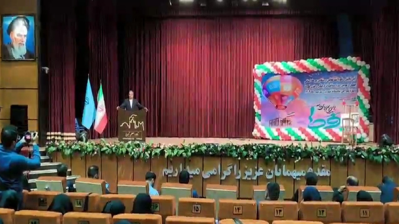 تجلیل از منتخبین مسابقات فرهنگی هنری آموزش و پرورش آذربایجان شرقی