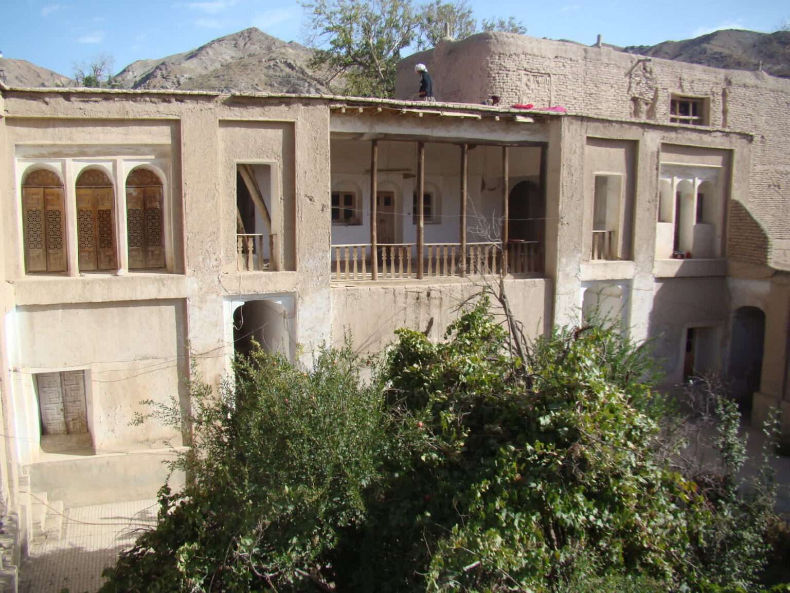 آغاز مرمت خانه تاریخی عبدالله بیک مسینایی در روستای هدف گردشگری درمیان آغاز مرمت خانه تاریخی عبدالله بیک مسینایی در روستای هدف گردشگری درمیان