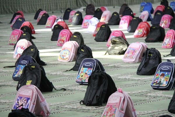 توزیع بیش از هزار بسته تحصیلی بین دانش آموزان نیازمند هرمزگان توزیع بیش از هزار بسته تحصیلی بین دانش آموزان نیازمند هرمزگان