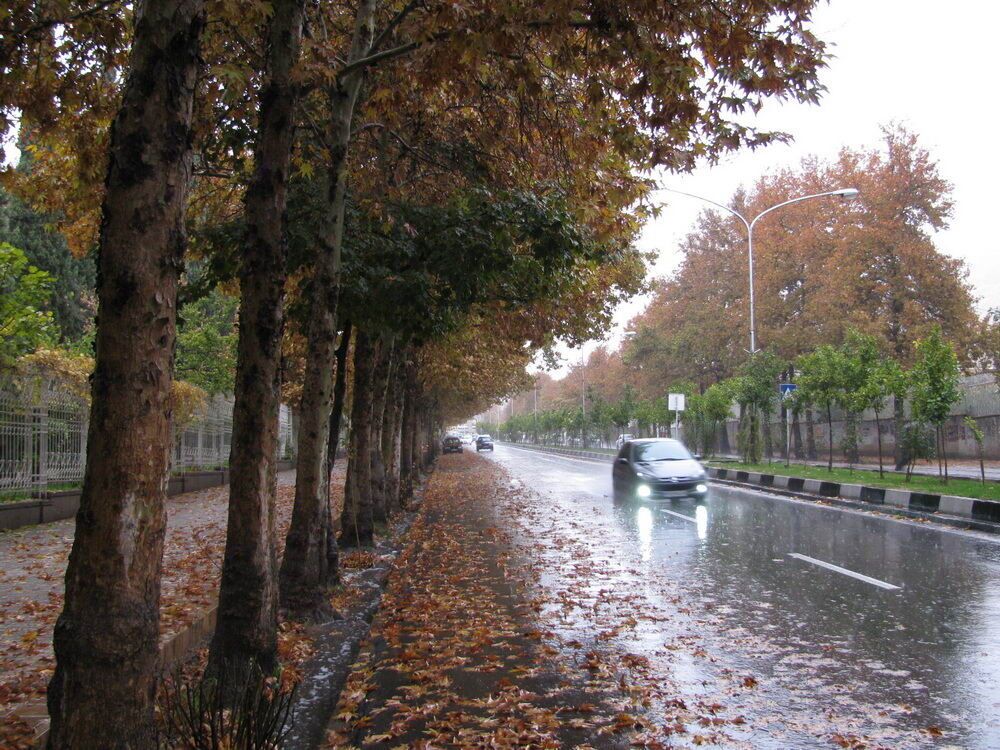 آغاز فصل پاییز با بارش برف و باران در آذربایجانغربی آغاز فصل پاییز با بارش برف و باران در آذربایجانغربی