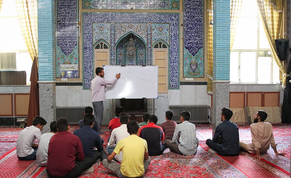 کانونهای مساجد نیازمند بازتعریف محتوایی جهت ارتباط با جوانان کانونهای مساجد نیازمند بازتعریف محتوایی جهت ارتباط با جوانان