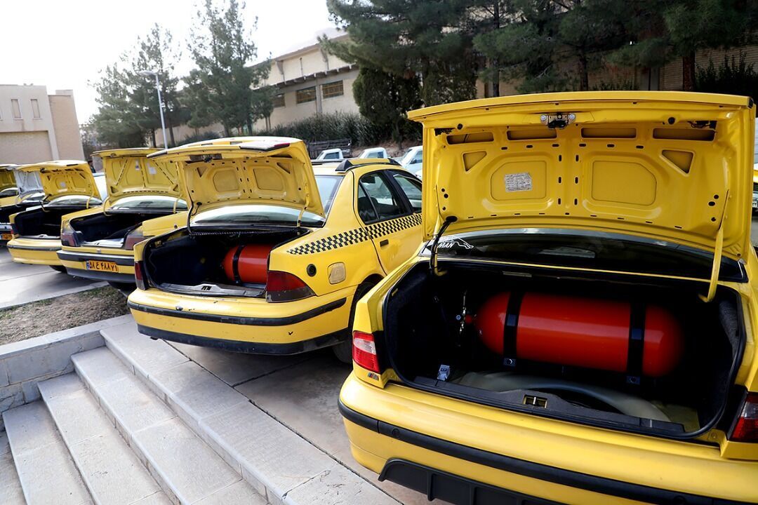 آغاز طرح رایگان تبدیل خودروهای شخصی بنزینی به دوگانهسوز در آذربایجانغربی آغاز طرح رایگان تبدیل خودروهای شخصی بنزینی به دوگانهسوز در آذربایجانغربی