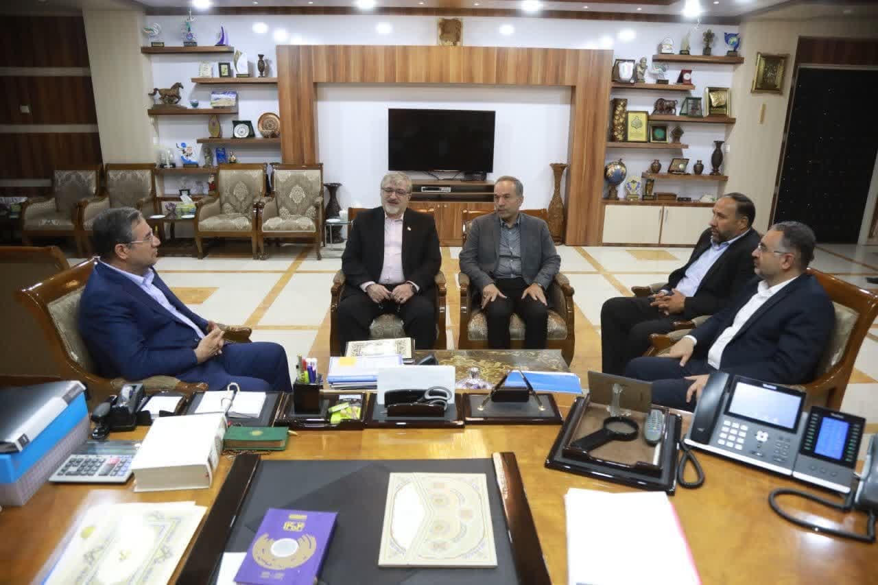 بررسی وضعیت شهرداری‌ها و دهیاری‌های آذربایجان غربی