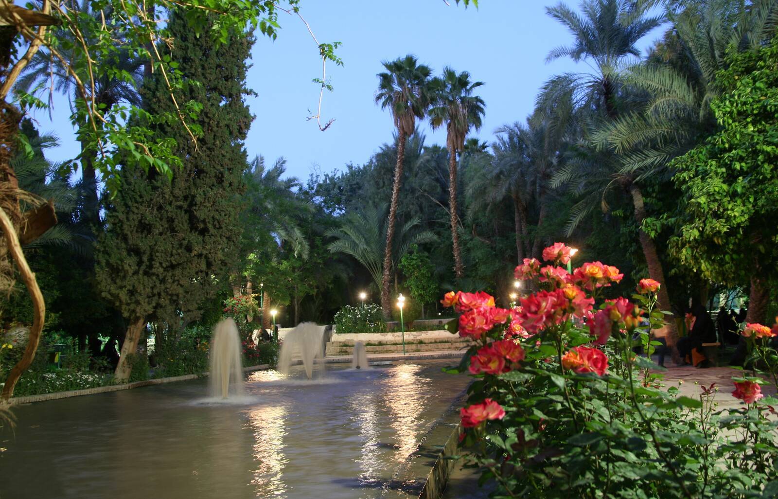 تکمیل عملیات بهسازی و روشنایی معابر باغ تاریخی گلشن طبس