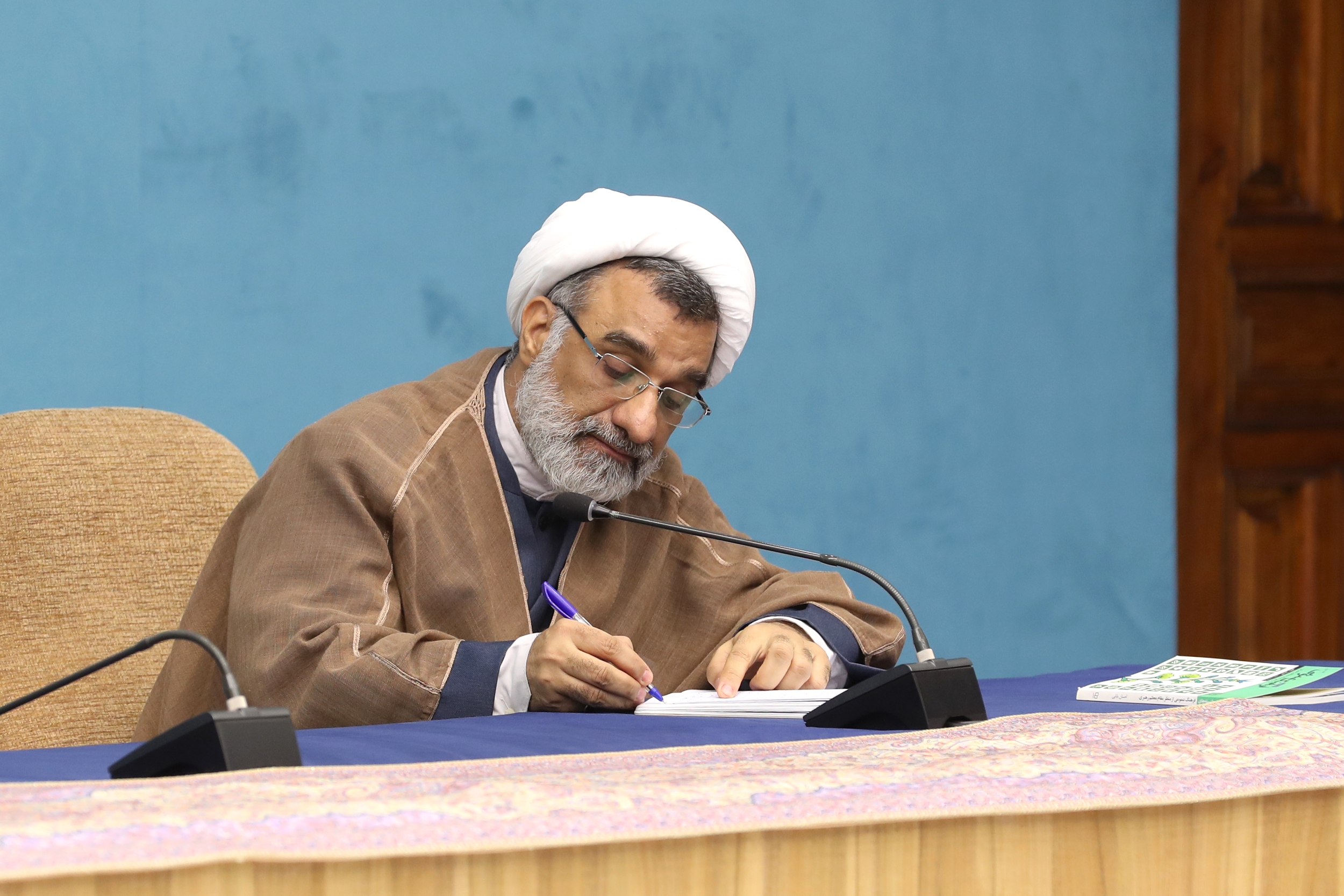 علم و ایمان دو بال حرکت تمدنی ایران در مسیر تحقق ایران قوی است