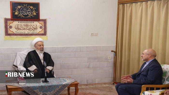 پیگیری مسائل اقتصادی مردم و تسهیل گذران زندگی آنها از مسائل مهم است