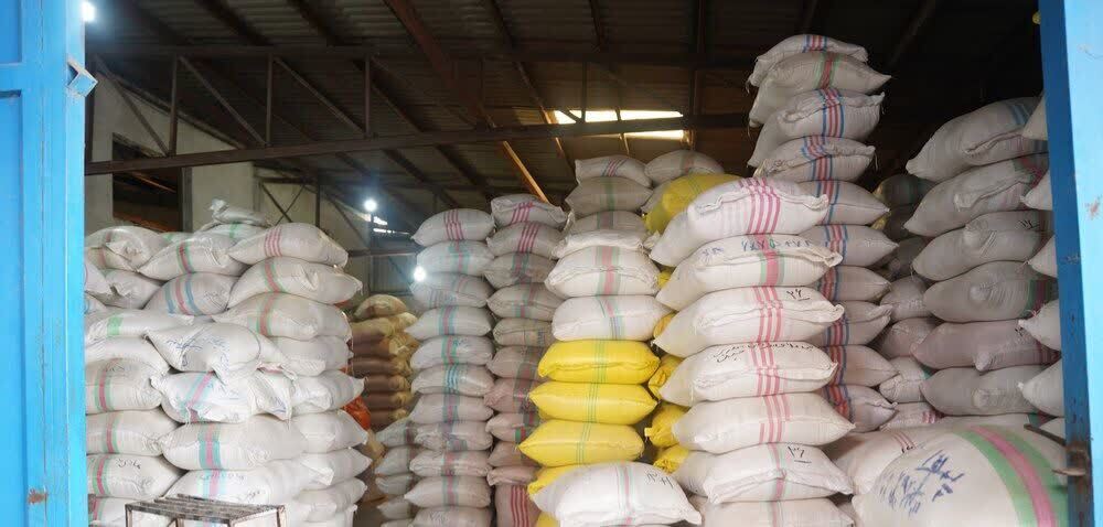 کشف بیش از ۱۸ تن برنج قاچاق و احتکار شده در شهرستان بیرجند کشف بیش از ۱۸ تن برنج قاچاق و احتکار شده در شهرستان بیرجند