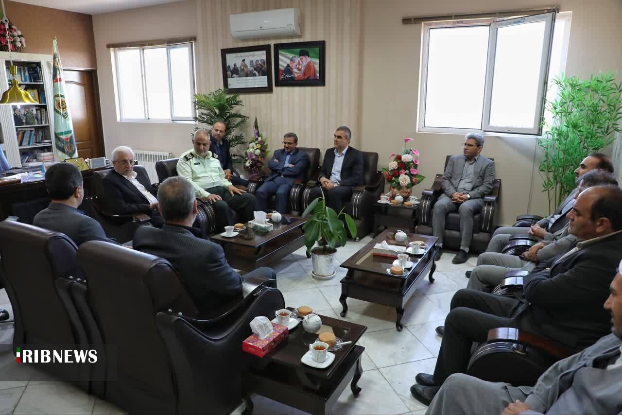 نیروی انتظامی نماد نظم، امنیت و اقتدار مردمی است نیروی انتظامی نماد نظم، امنیت و اقتدار مردمی است