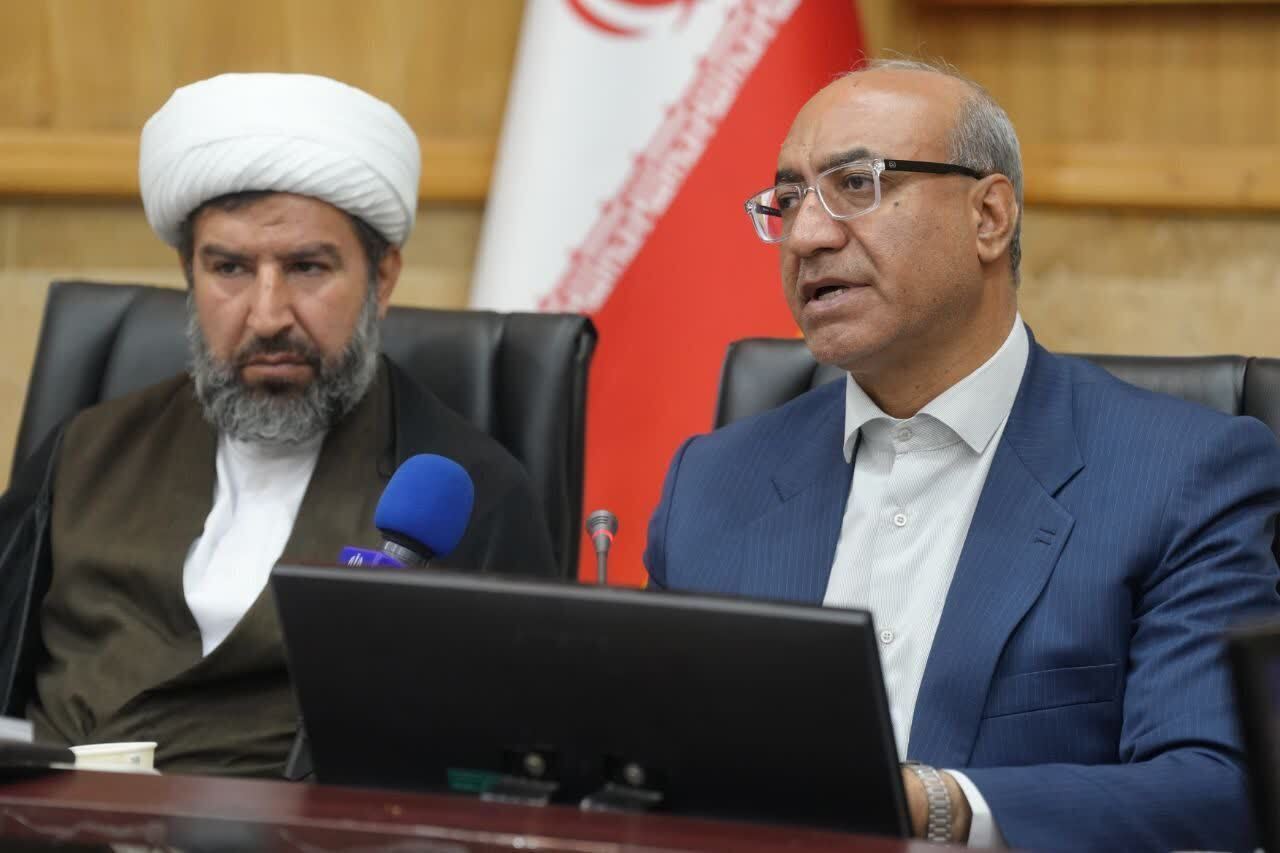 تامین آب شرب، درمان و طرحهای عمرانی هرسین در اولویت هستند