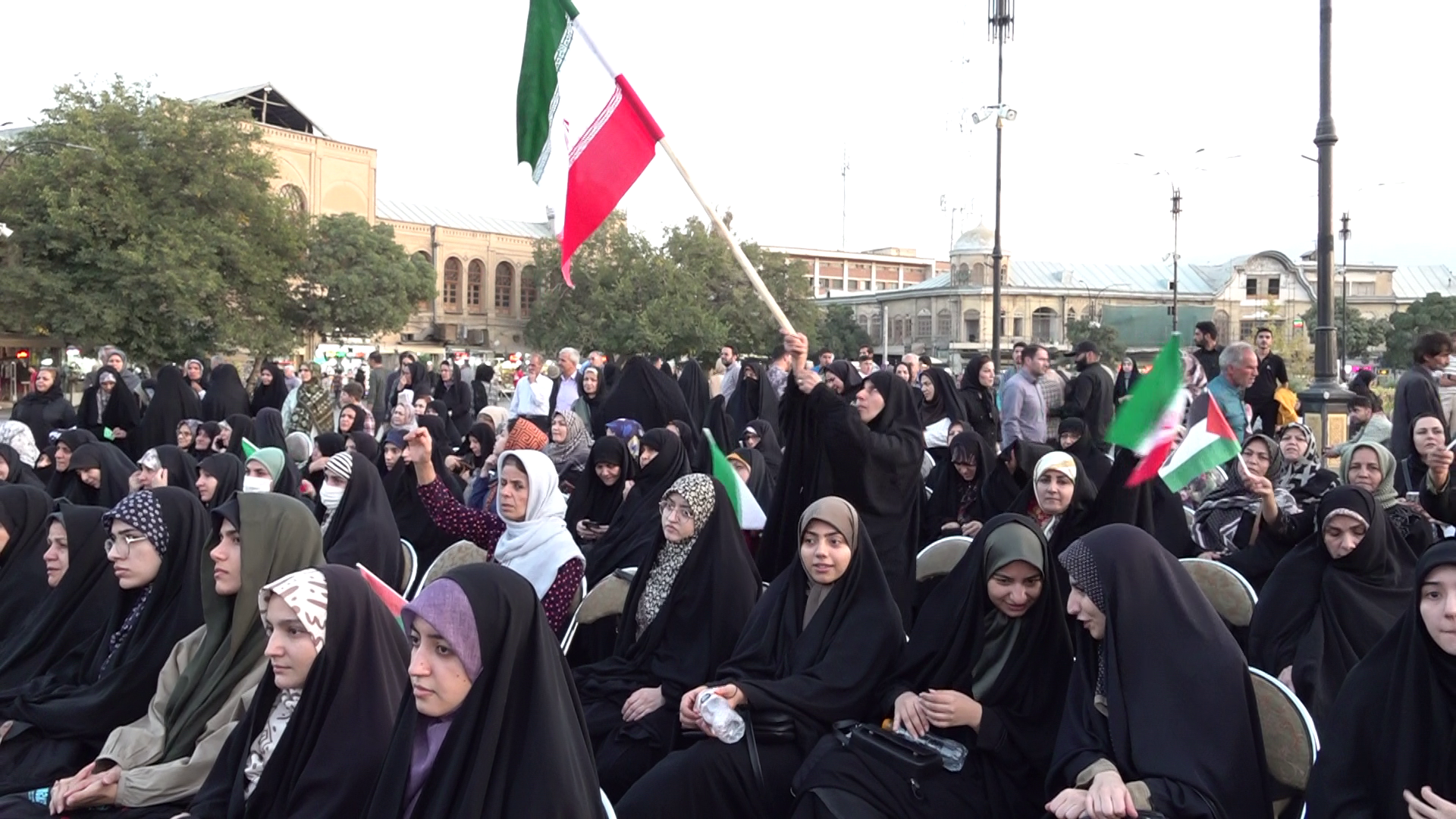 تجمع مردم دارالمومنین همدان در پشتیبانی از کاروان بشر دوستانه «صمود» تجمع مردم دارالمومنین همدان در پشتیبانی از کاروان بشر دوستانه «صمود»