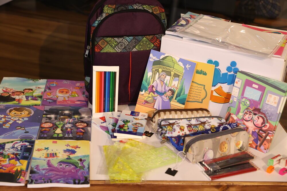 اهدای بیش از ۵ هزار بسته نوشت افزار ویژه دانش‌آموزان کم‌برخوردار خراسان جنوبی