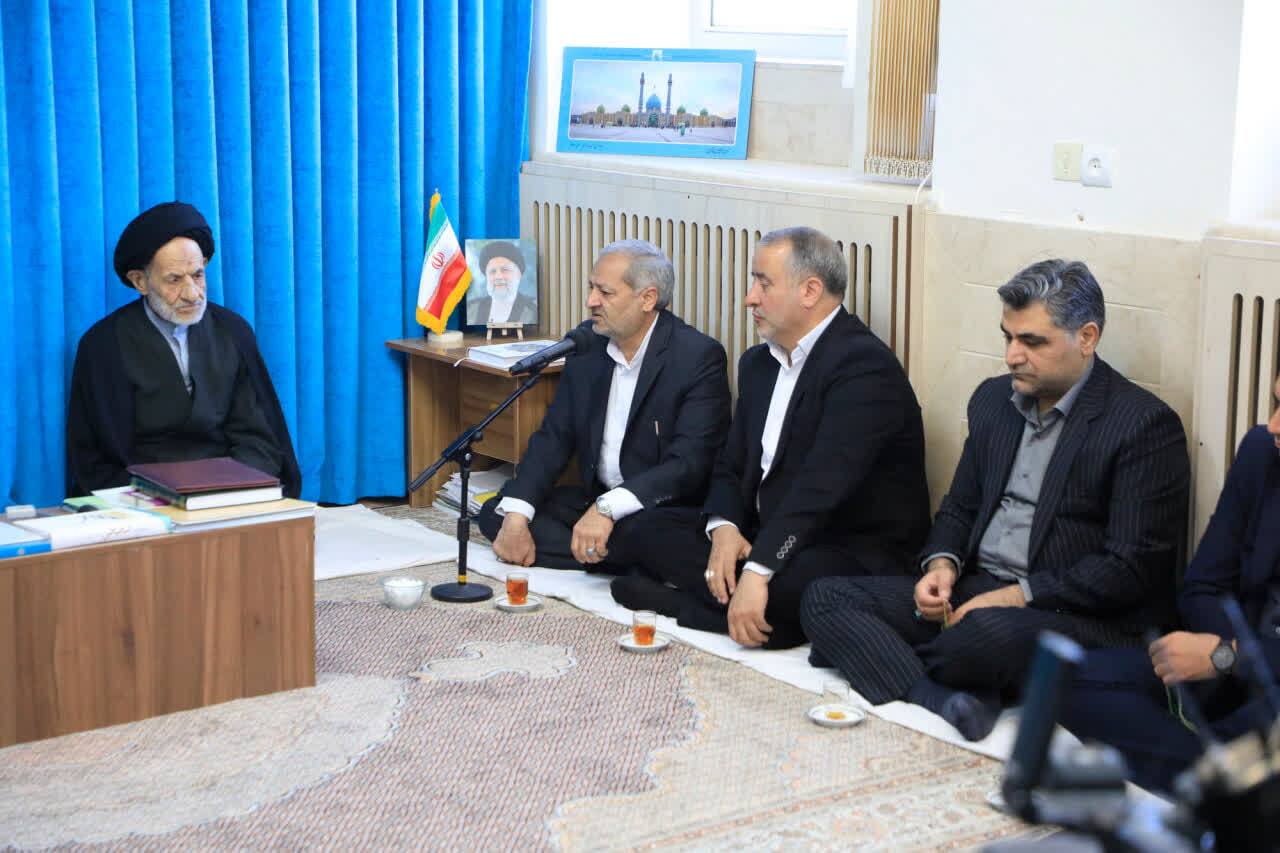 دشمن ماهیت فرهنگی انقلاب اسلامی را نشانه گرفته است