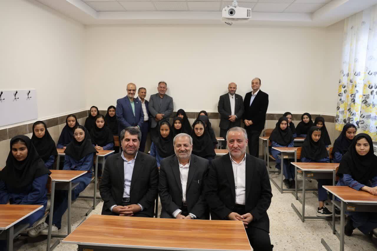 بهره برداری از مدرسه ۱۲ کلاسه زنده یاد دکتر داریوش گنجی واحد شماره ۹