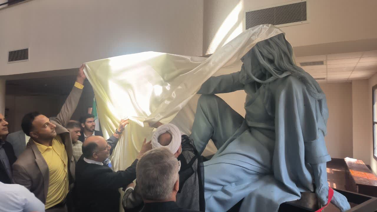 نصب تندیس وحشی بافقی؛ گامی در معرفی مفاخر فرهنگی ایران