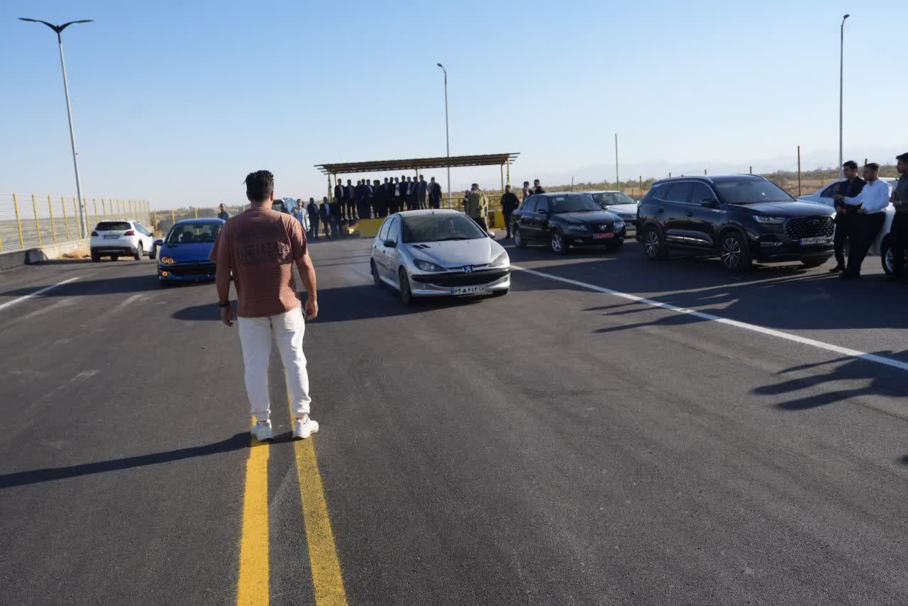 بازدید وزیر ورزش و جوانان از پیست اتومبیل‌رانی دهکده ساحلی چی‌چست ارومیه