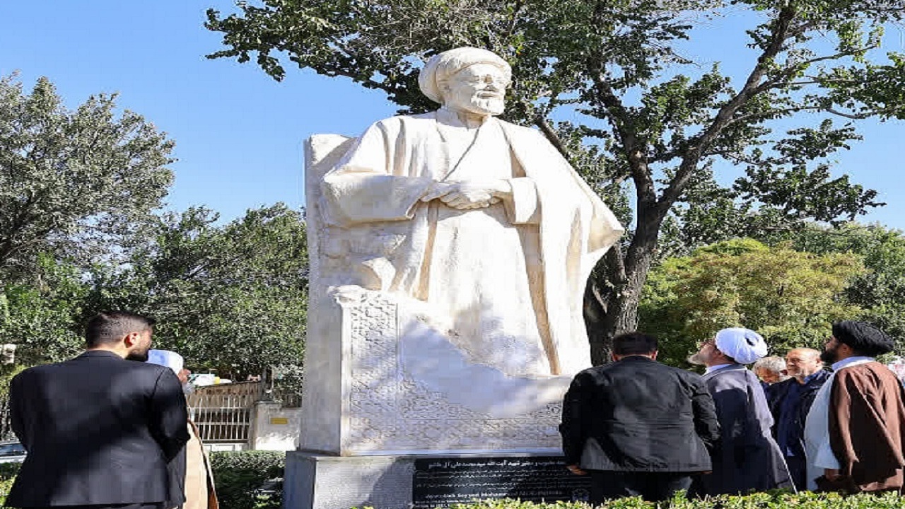 نصب تندیس ۲ چهره ماندگار آذربایجان در تبریز