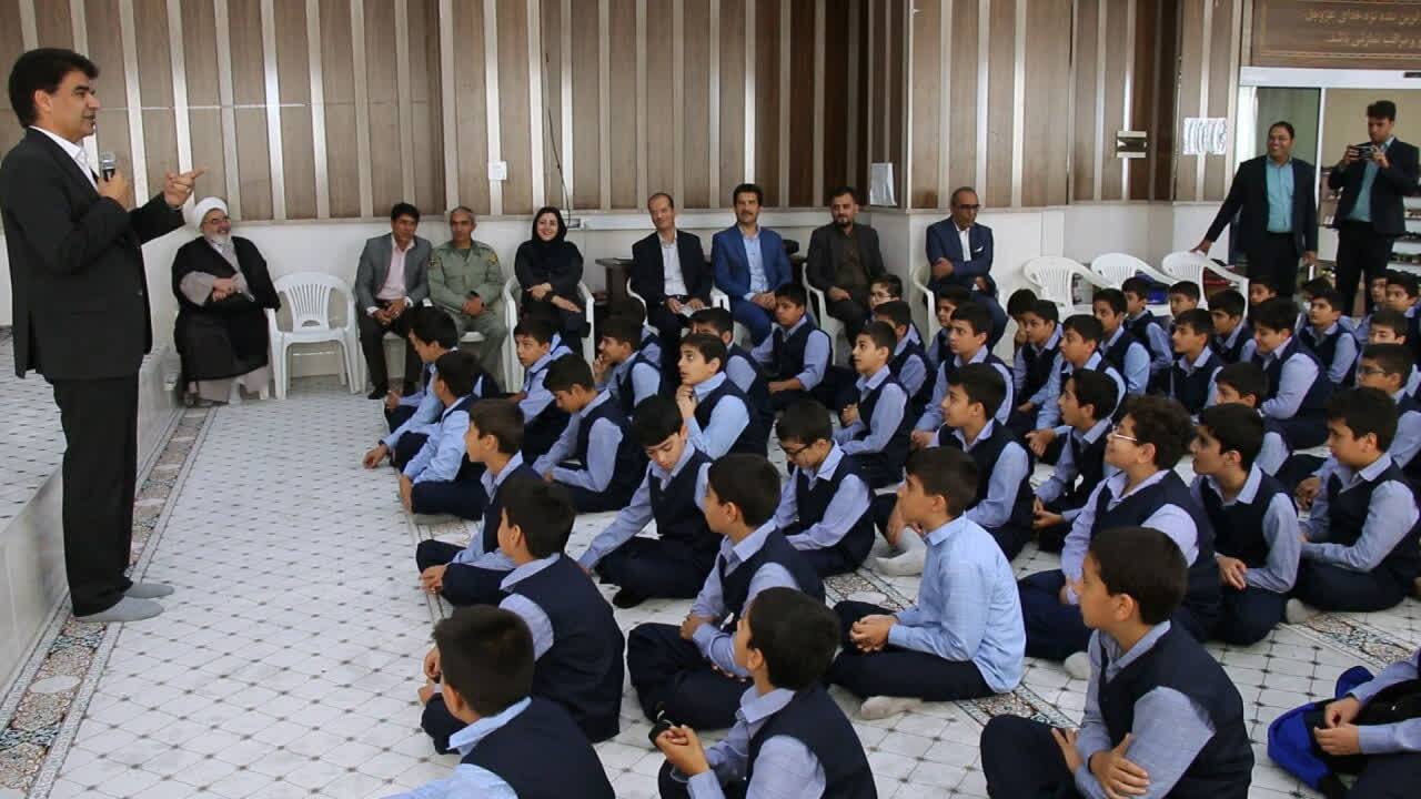 آغاز اجرای طرح «ارتقای فرهنگ زیست‌محیطی» در مدارس ابتدایی میبد