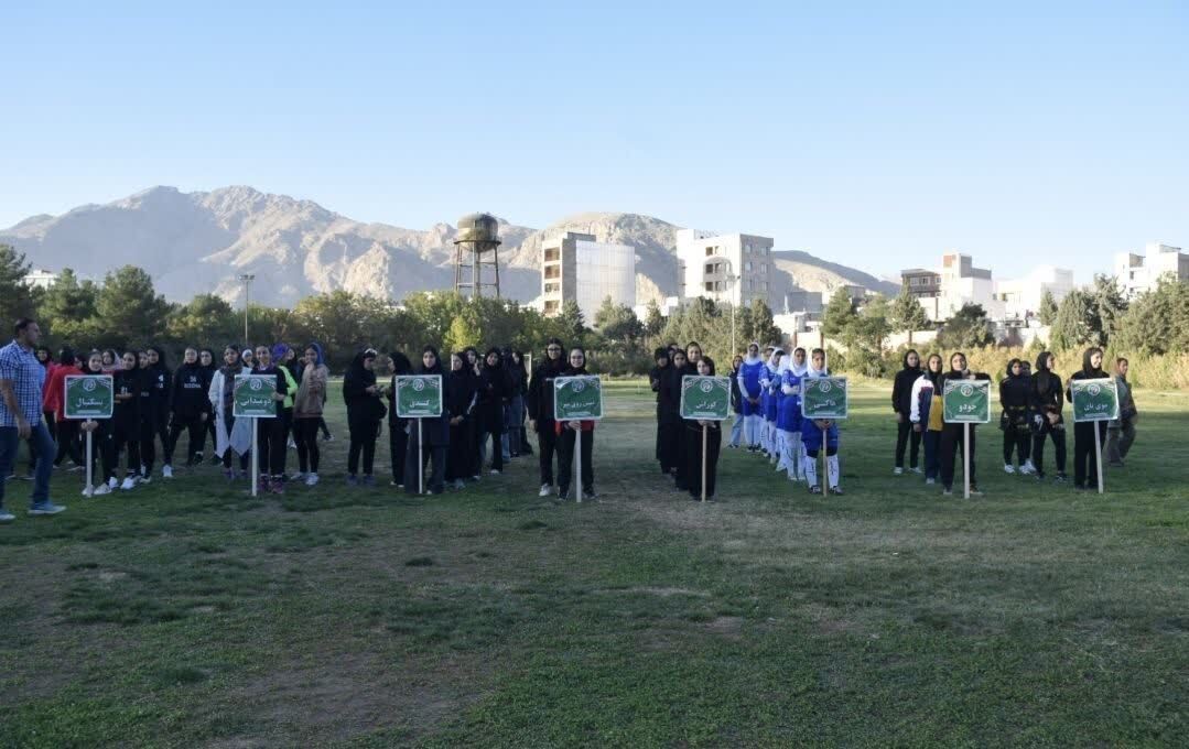 تیم کرمانشاه در قالب کاروان قهرمانان طاقبستان راهی المپیاد ورزشی کشور شد تیم کرمانشاه در قالب کاروان قهرمانان طاقبستان راهی المپیاد ورزشی کشور شد