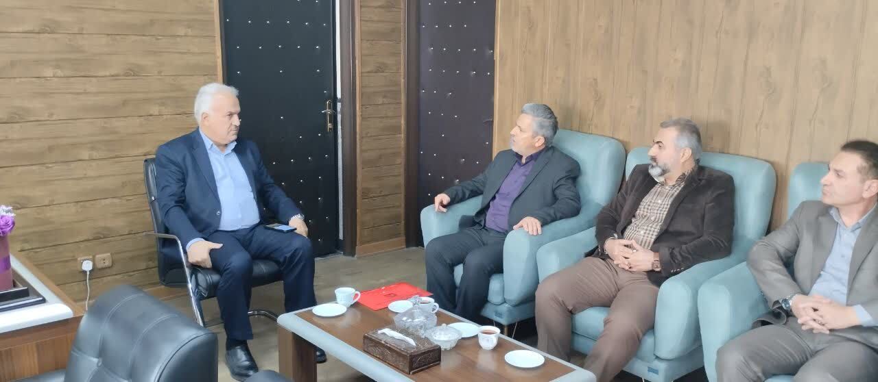 خدمات بیمه سلامت باید به تمام اقشار جامعه به‌ویژه اقشار کم‌درآمد گسترش یابد