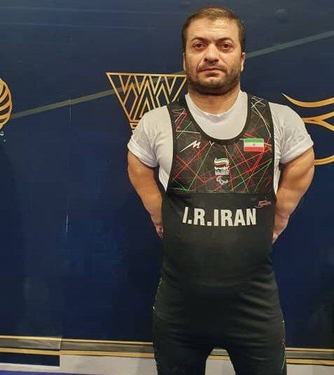 حسن پاشاپور در رده دوم گروه سه ایستاد