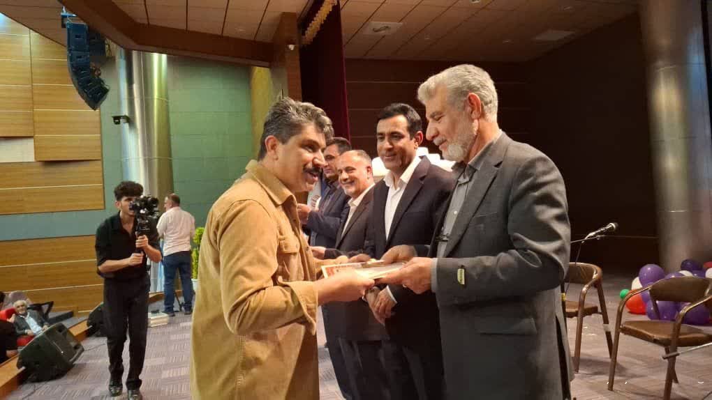 تجلیل از مقام آوران استانی هجدهمین جشنواره ملی موسیقی جوان کشور تجلیل از مقام آوران استانی هجدهمین جشنواره ملی موسیقی جوان کشور
