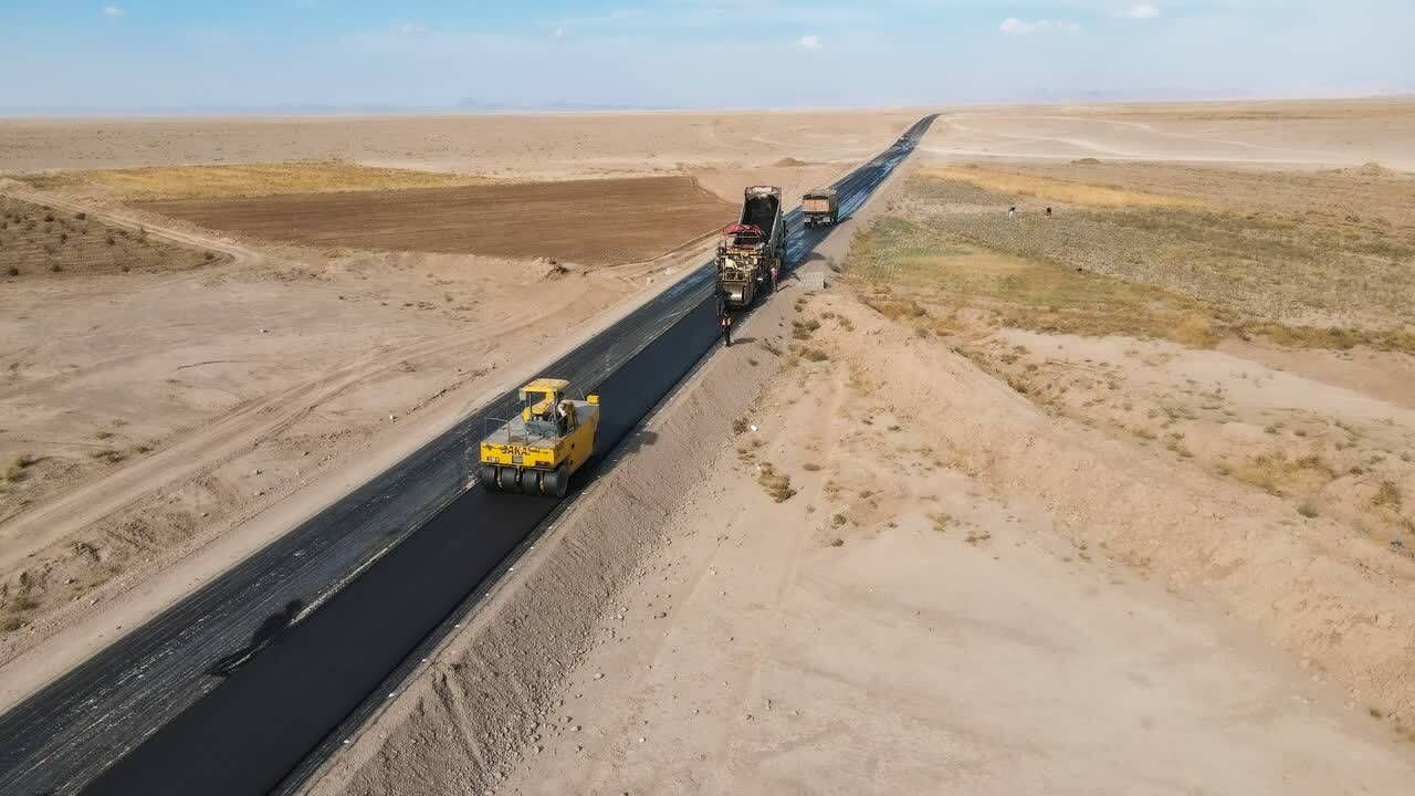 روکش آسفالت ۴۰۶ کیلومتر از محورهای خراسان جنوبی روکش آسفالت ۴۰۶ کیلومتر از محورهای خراسان جنوبی