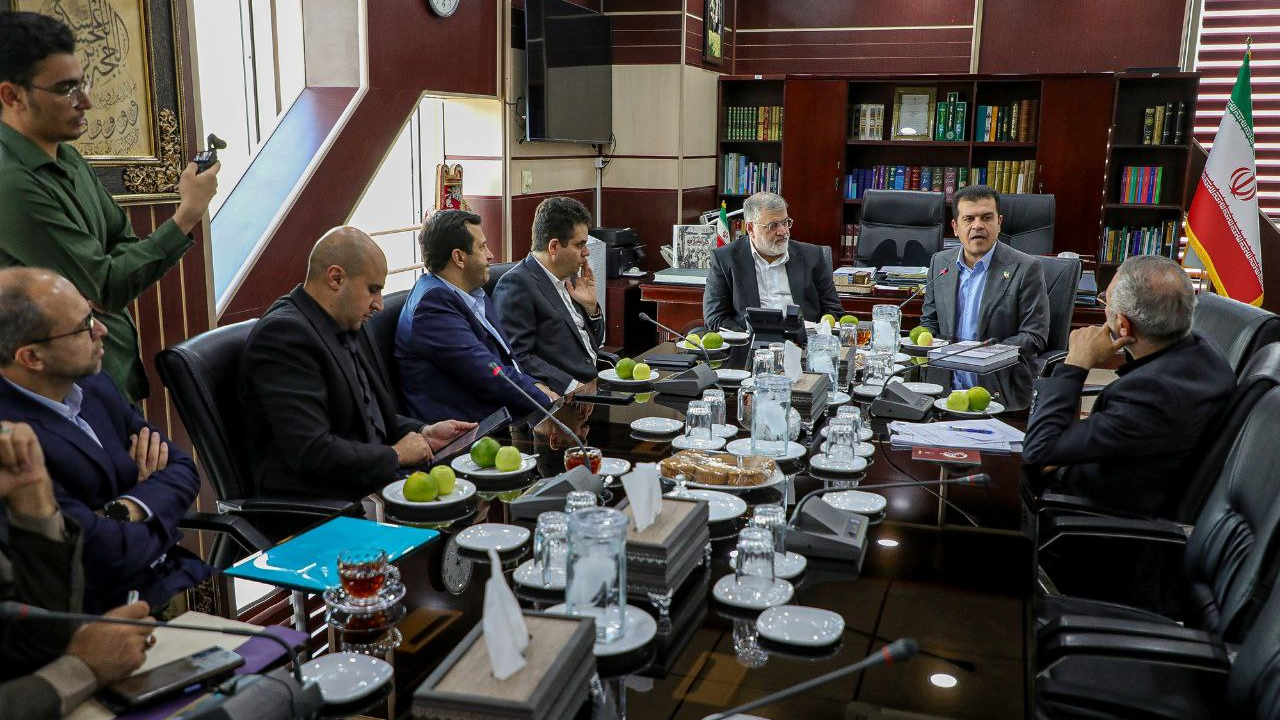 توسعه هوشمندسازی تهران با مشارکت شرکتهای دانشبنیان و نخبگان توسعه هوشمندسازی تهران با مشارکت شرکتهای دانشبنیان و نخبگان