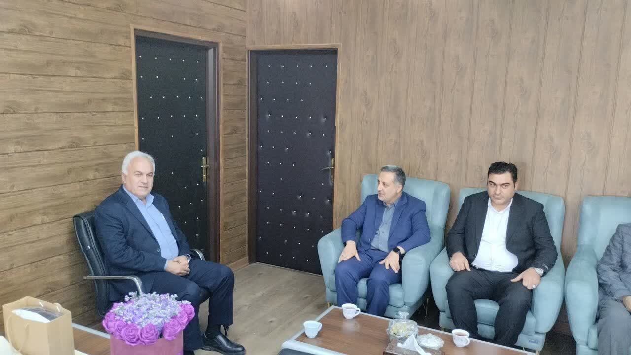 هم‌افزایی ستاد اجرایی فرمان امام و فرمانداری خوی برای توسعه و سرمایه‌گذاری