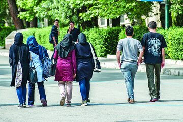 مجرد بودن ۲۳ درصد مردان و ۱۳ درصد زنان در دزفول