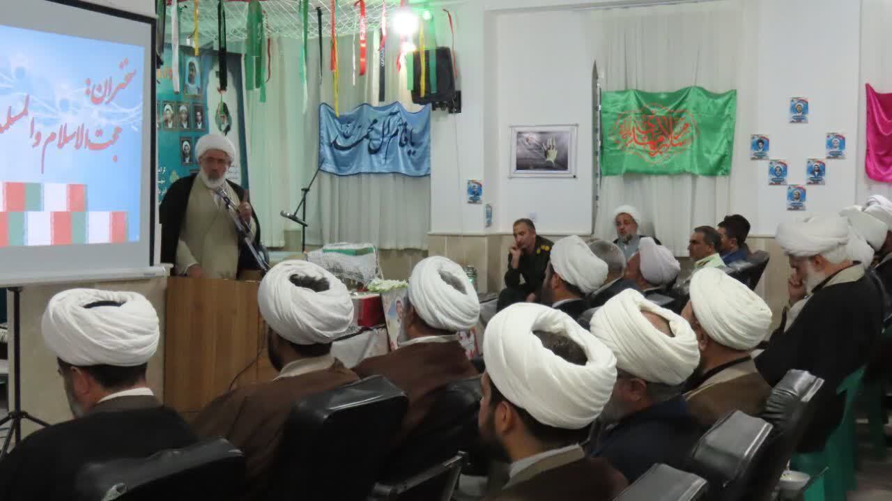 علما طلایه داران دفاع از ارزشهای انقلاب اسلامی هستند علما طلایه داران دفاع از ارزشهای انقلاب اسلامی هستند