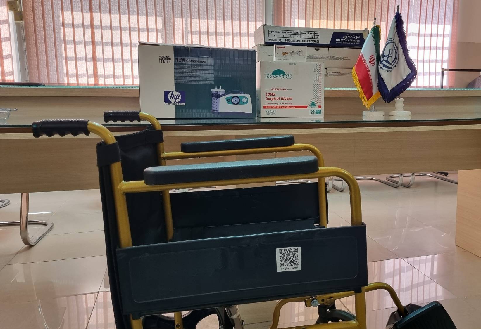 اهدای تجهیزات پزشکی به بیمارستان آباده اهدای تجهیزات پزشکی به بیمارستان آباده