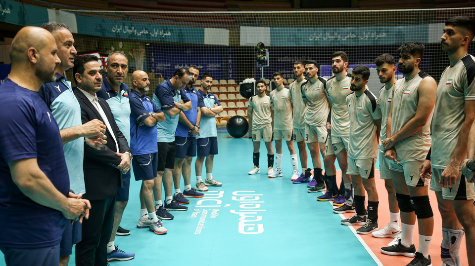 اکبری ۱۴ بازیکن را دعوت کرد اکبری ۱۴ بازیکن را دعوت کرد