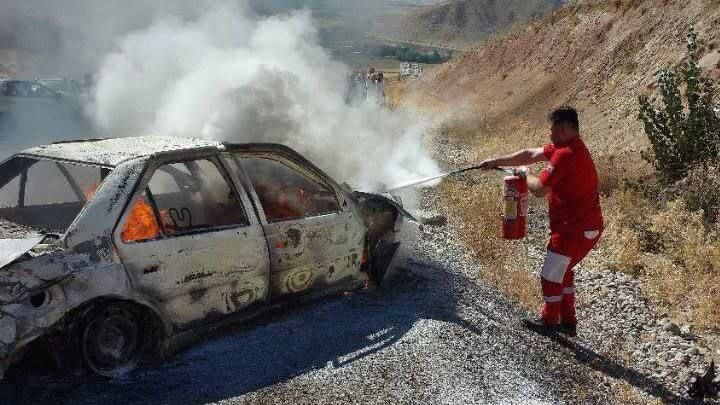 واژگونی و آتش سوزی خودروی سواری در محور ارومیه به سرو واژگونی و آتش سوزی خودروی سواری در محور ارومیه به سرو