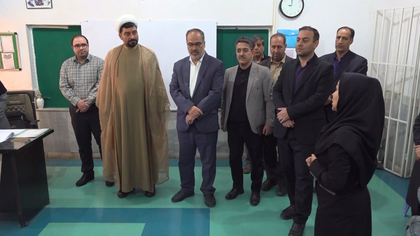 مشکلات هنرستان شهید قنبری ملایر بررسی شد مشکلات هنرستان شهید قنبری ملایر بررسی شد