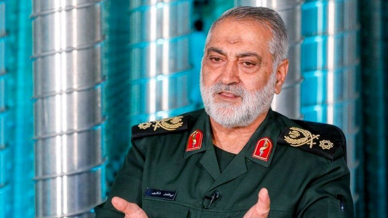 برای ساخت تجهیزات نظامی از هیچ کشوری اجازه نمی‌گیریم