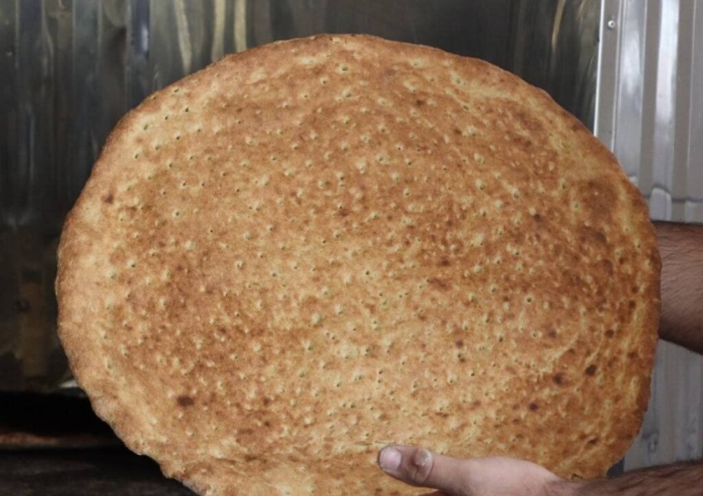 توزیع نان کامل در دزفول