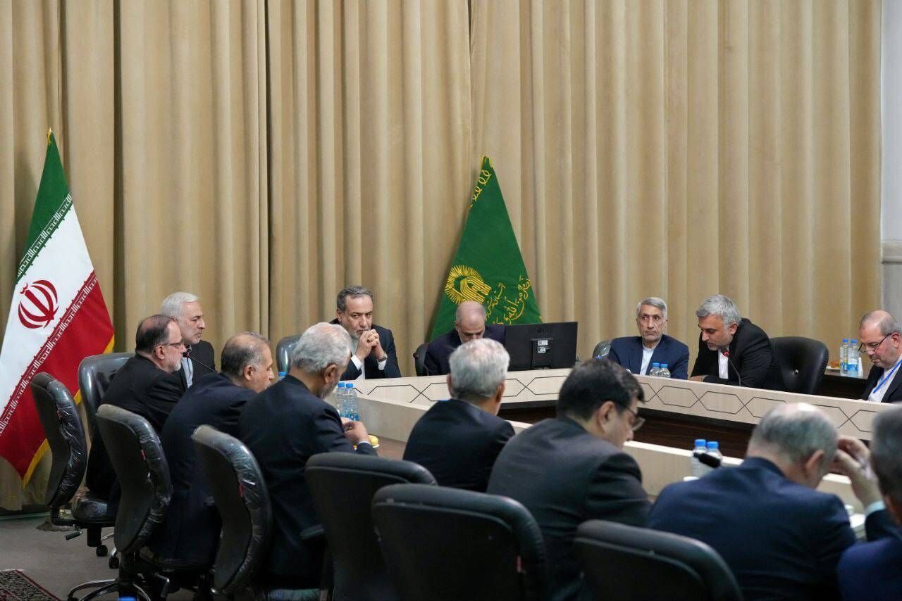 دیدار وزیر امور خارجه با نخبگان خراسان رضوی در مشهد دیدار وزیر امور خارجه با نخبگان خراسان رضوی در مشهد
