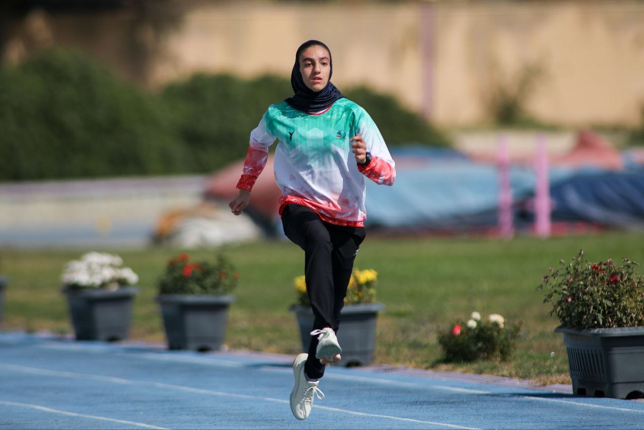 توقف نوروزی در مقدماتی دو ۴۰۰ متر توقف نوروزی در مقدماتی دو ۴۰۰ متر