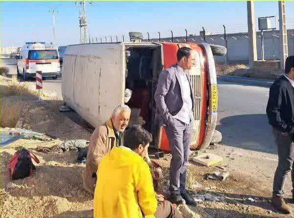 واژگونی یک دستگاه مینی بوس حامل کارگران ساختمانی درگلبهار واژگونی یک دستگاه مینی بوس حامل کارگران ساختمانی درگلبهار